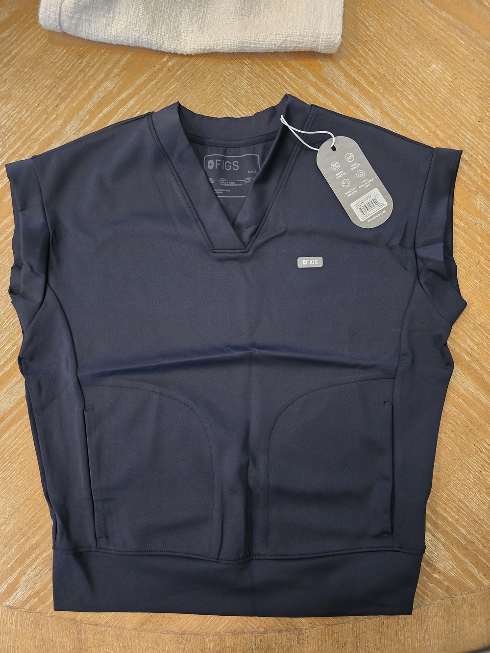 FIGS Mira FORMx V-Neck Banded Scrub Top Navy Small NWT